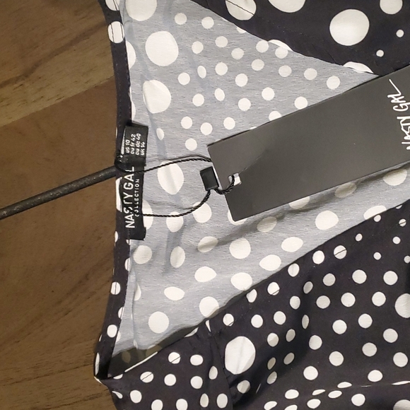 Nasty Gal Puff Sleeve V Neck Blouse In Print, Size 10, NWTs - Picture 5 of 8